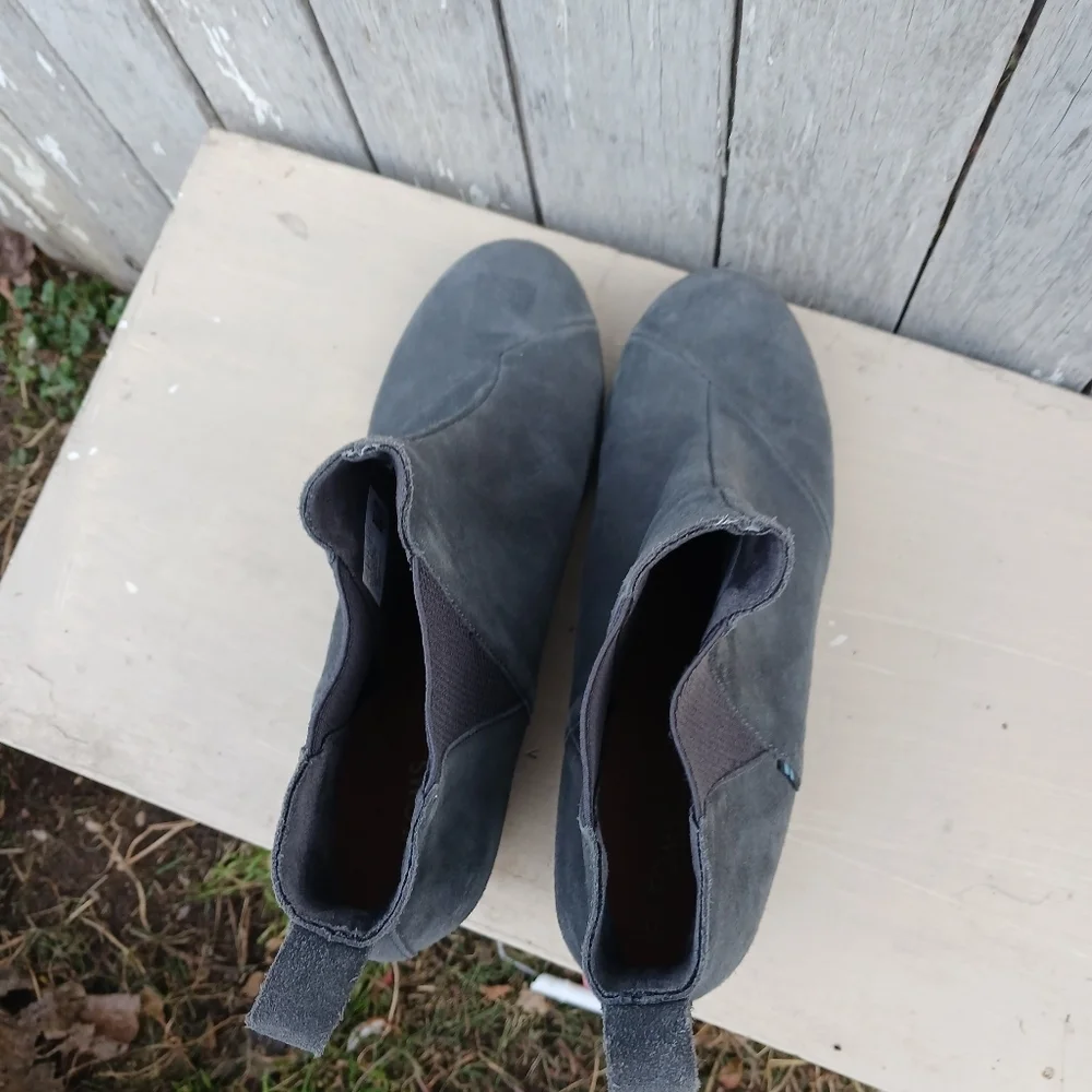 TOMS‎ Kelsey Wedge  Grey Suede Bootie Ankle Boot Women's Size 12